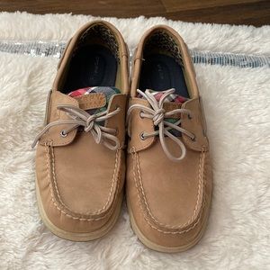 Women’s sperry size 8